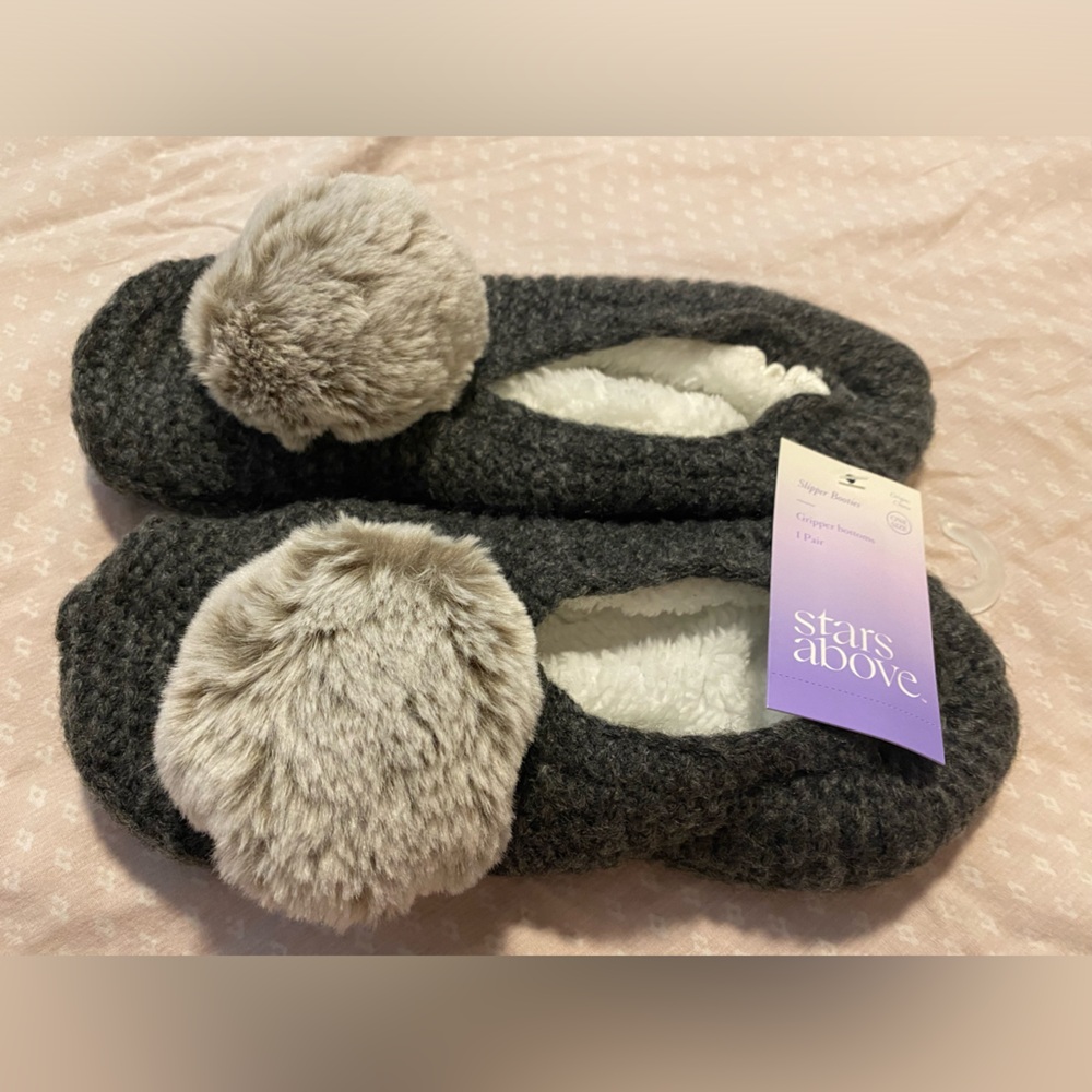 Stars Above grey slipper booties with puff. NWT, one size, gripper bottoms
